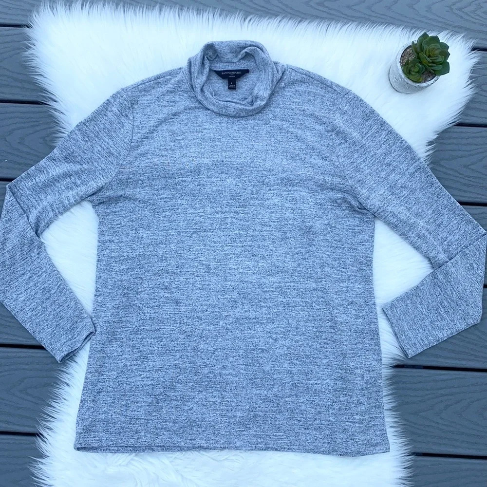 Banana Republic grey cowl neck long sleeve